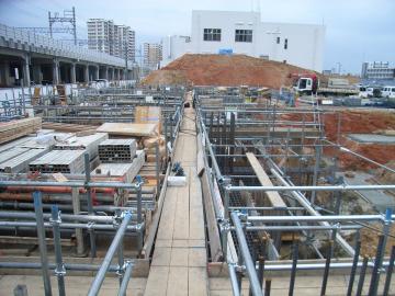 A工区地中梁施工状況 A工区地中梁施工状況