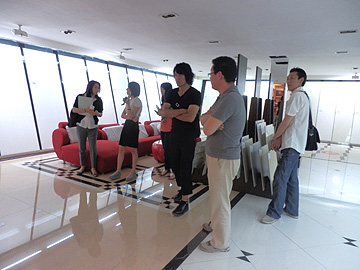 ショ-ルーム ショ-ルーム