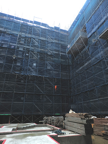 べた凪の中庭 べた凪の中庭